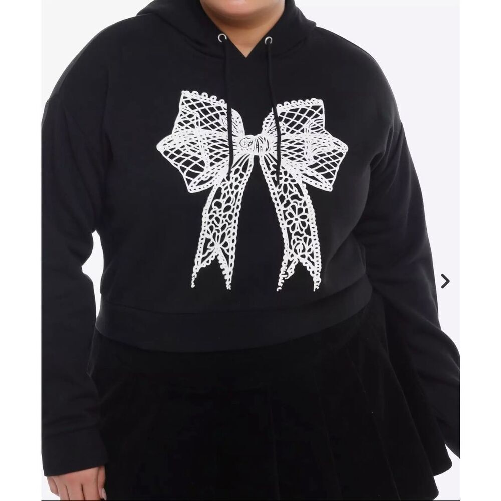 Hot Topic Cosmic Aura Delight In The Darkness Bow Crop Hoodie Black Plus Size 2